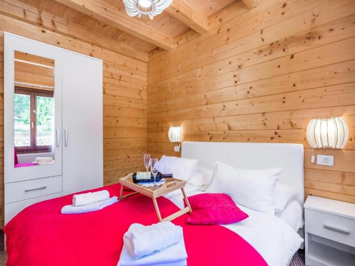 Plitvice Forest Apartment Korenica
