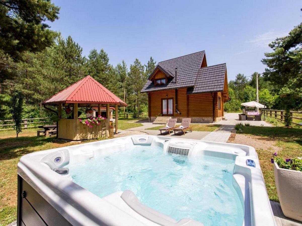 Plitvice Forest Apartment Korenica