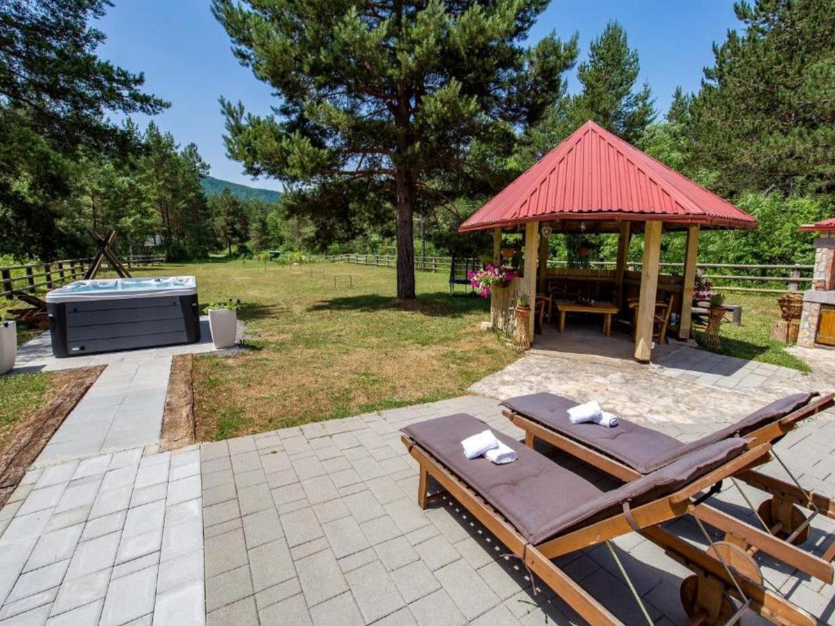Plitvice Forest Apartment Korenica